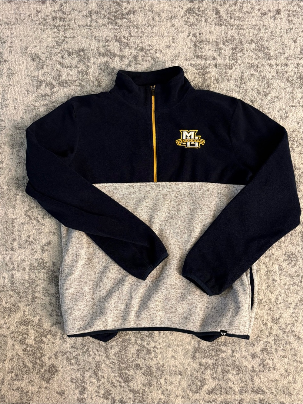 Men’s Large 47 Brand Marquette Golden Eagles Navy Grey Quarter Zip Sweater